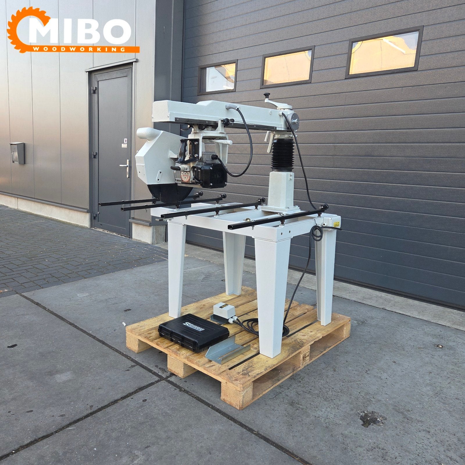 Stromab radiaalzaag zaagmachine afkortzaag ** CE Machine, 70 mm of meer, Ophalen of Verzenden, Zo goed als nieuw, Afkortzaag