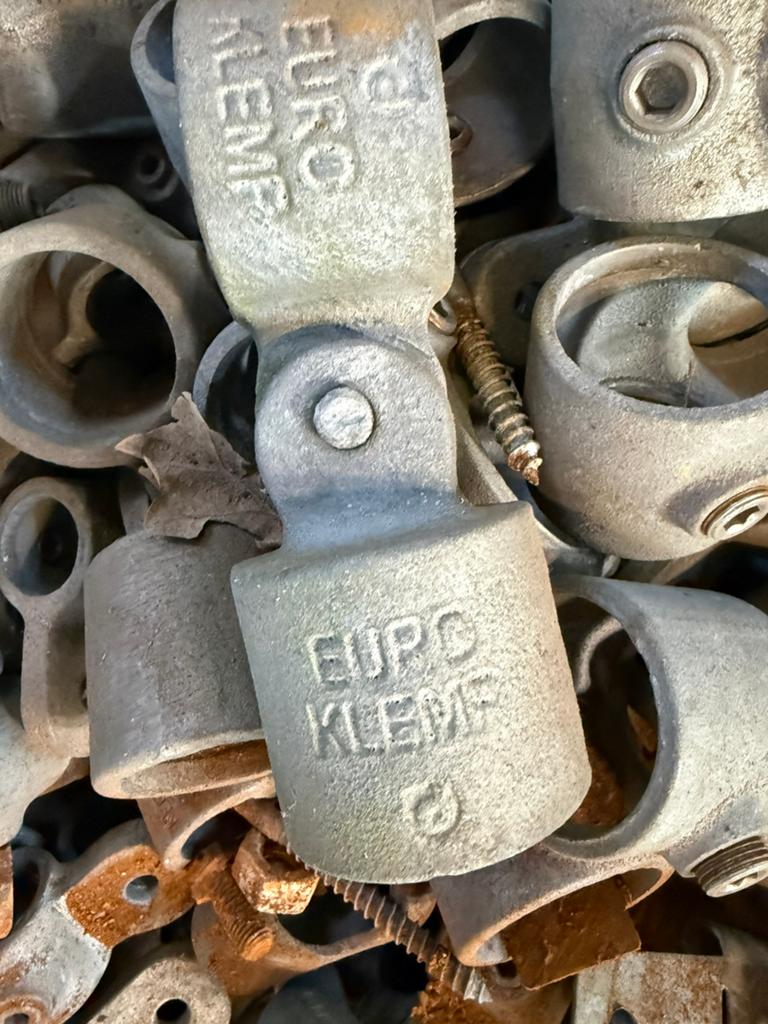 Grote partij Euro Klemp buiskoppelingen/steigerbuis koppelin, Doe-het-zelf en Verbouw, Steigers, Ophalen, Zo goed als nieuw, Overige typen