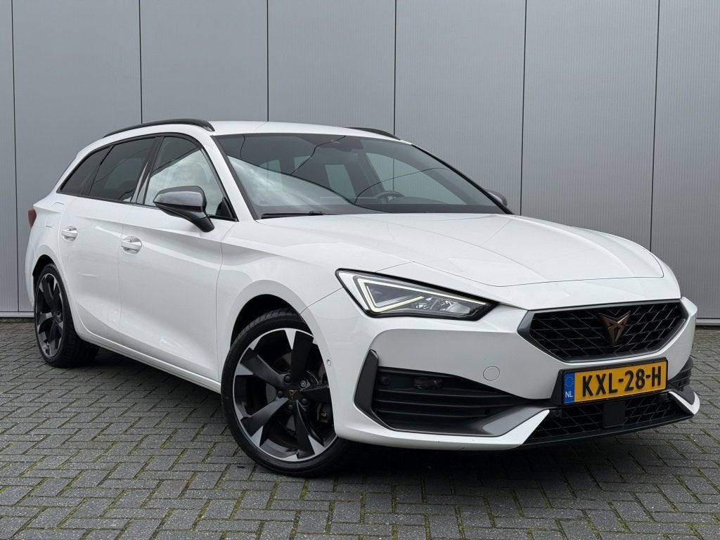 CUPRA Leon Sportstourer 1.4 e-Hybrid business Camera TREKHAA, Auto's, Automaat, 12 maanden, Gebruikt, Euro 6