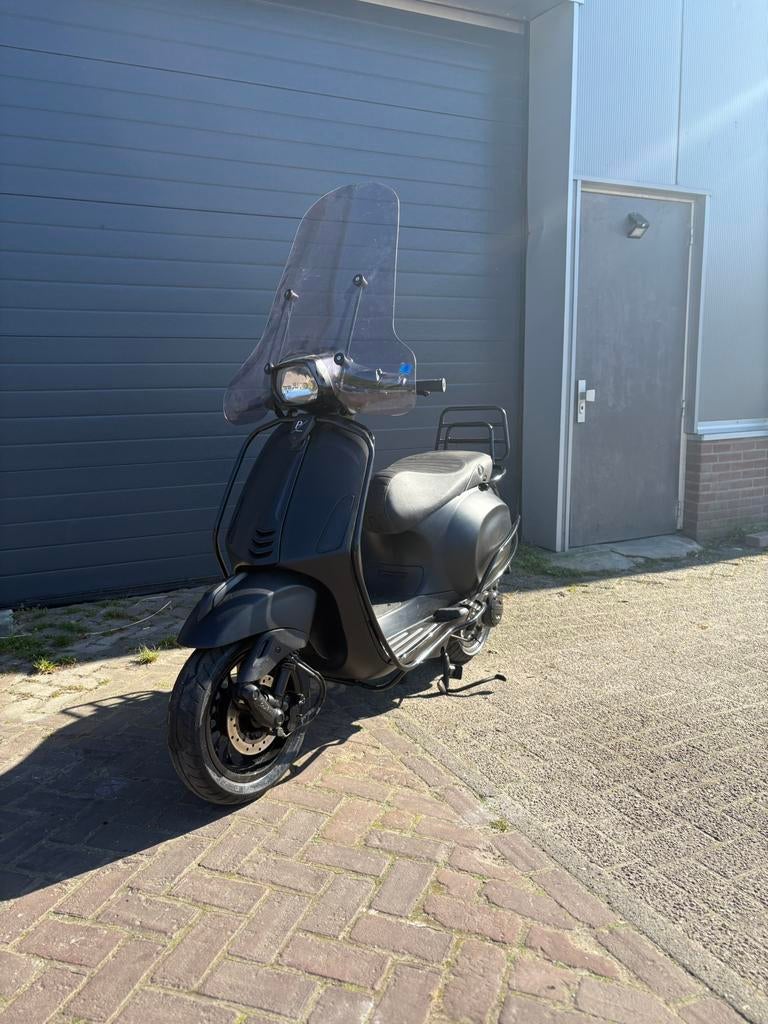 Vespa Sprint | 2018 | Iget | 14000 km, Fietsen en Brommers, Snorfietsen en Snorscooters, Ophalen, Zo goed als nieuw, Benzine, Vespa