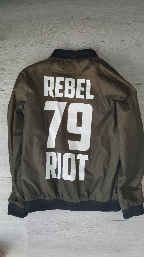 stoere jas maat 170  als nieuw, Kinderen en Baby's, Ophalen of Verzenden, Zo goed als nieuw, Jongen, Jas