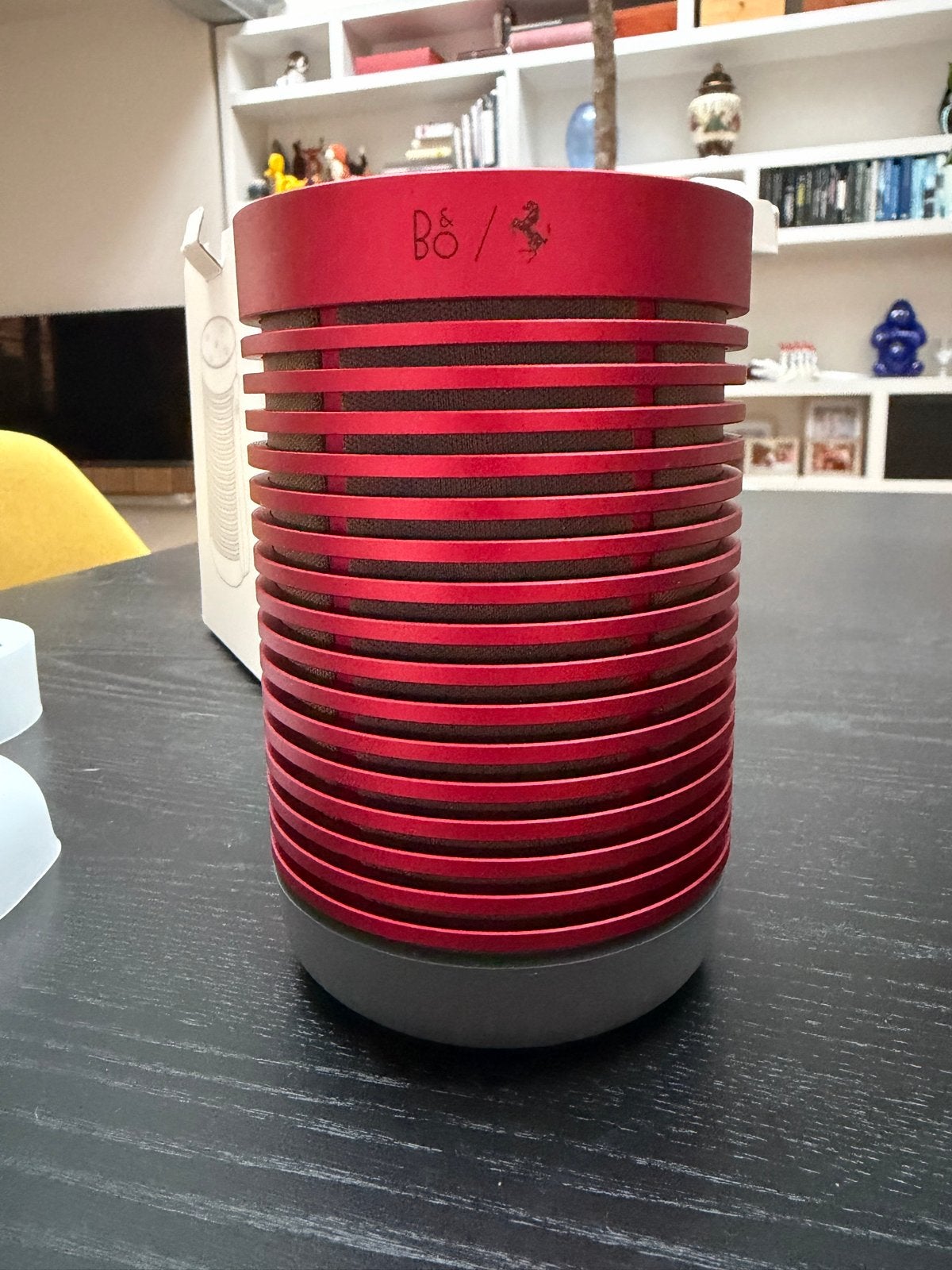 Namaak B&O Beosound Explore Ferrari Edition, Audio, Tv en Foto, Overige merken, Nieuw, Ophalen of Verzenden, Draagbare speaker