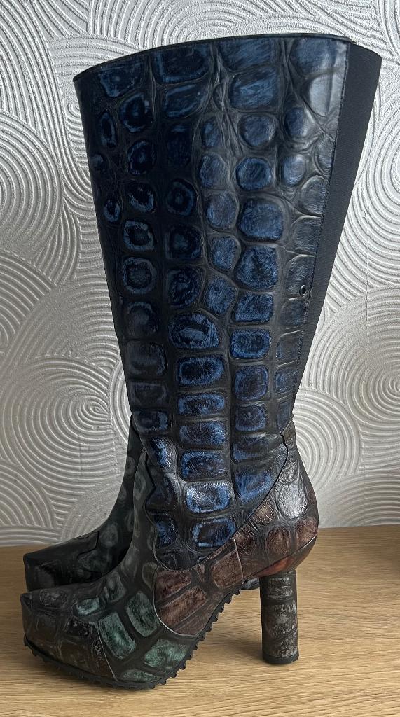 Muxart Barcelona. Prachtige aparte leren laarzen. Mt 37., Kleding | Dames, Schoenen, Hoge laarzen, Blauw, Zo goed als nieuw, Muxart Barcelona