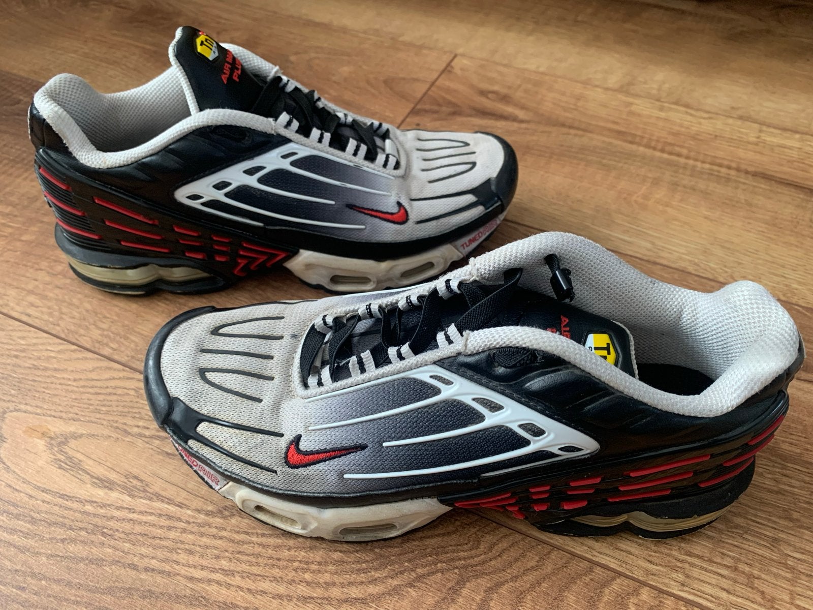 Vintage Nike Air Max Plus TN sneakers - Zwart, wit en rood, Zwart, Ophalen of Verzenden, Sneakers of Gympen, Zo goed als nieuw