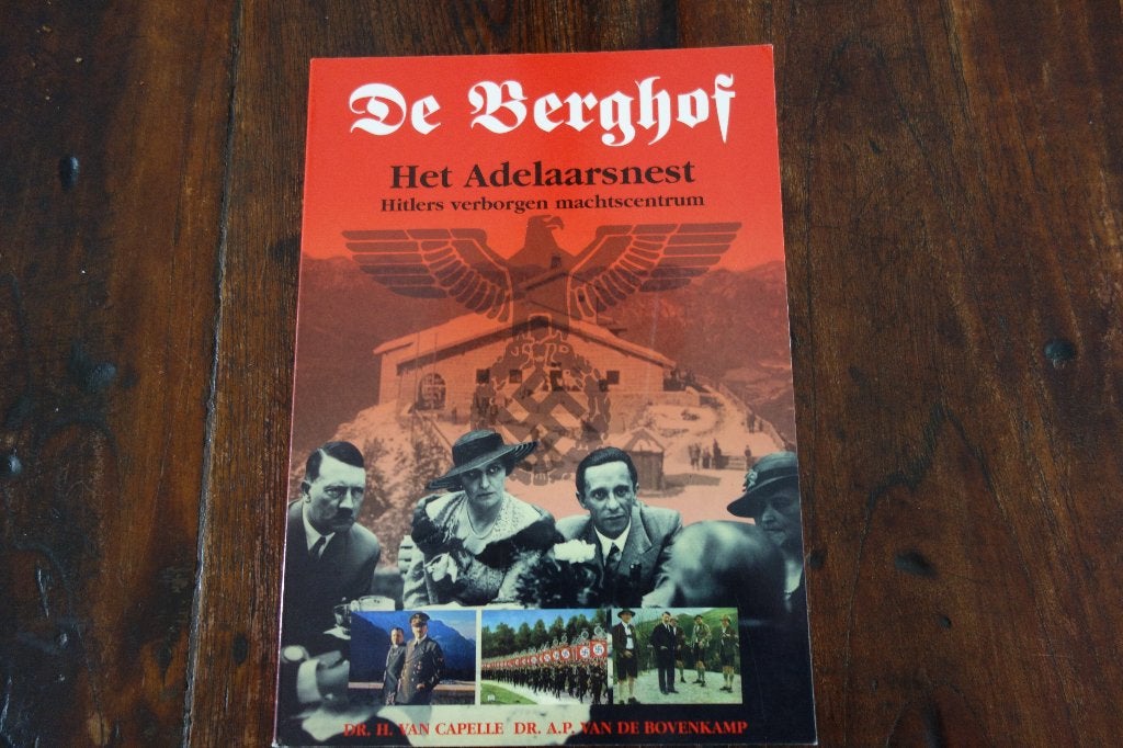 Boek De Berghof hitlers machtcentrum, Boeken, Oorlog en Militair, Ophalen of Verzenden, Tweede Wereldoorlog, Zo goed als nieuw