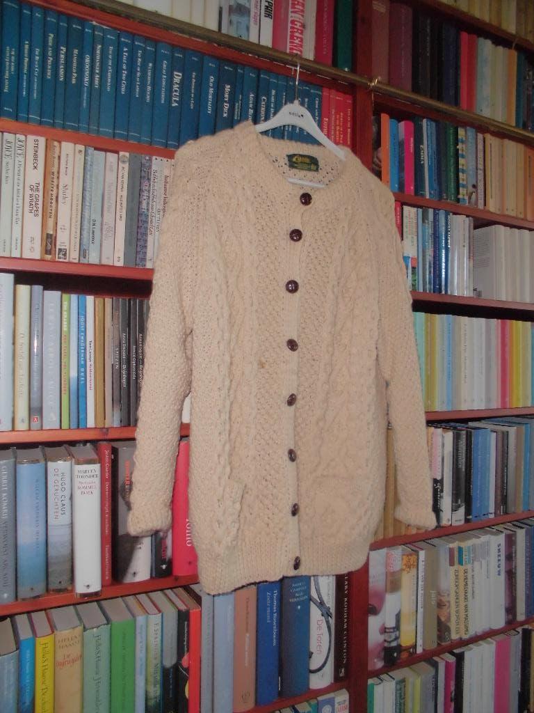 Iers wollen vest gebroken wit O’Máille traditional hand knit, Kleding | Dames, Truien en Vesten, Ophalen of Verzenden, Zo goed als nieuw