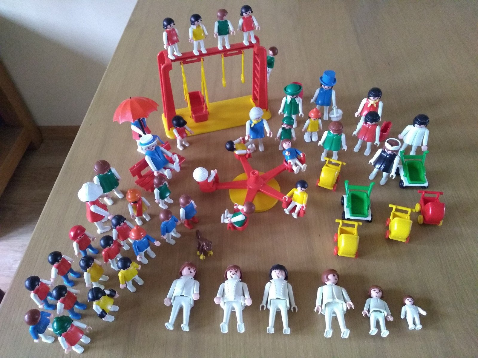 Vintage Playmobil set met figuren en speeltoestellen, Ophalen of Verzenden, Gebruikt, Complete set, Figuren