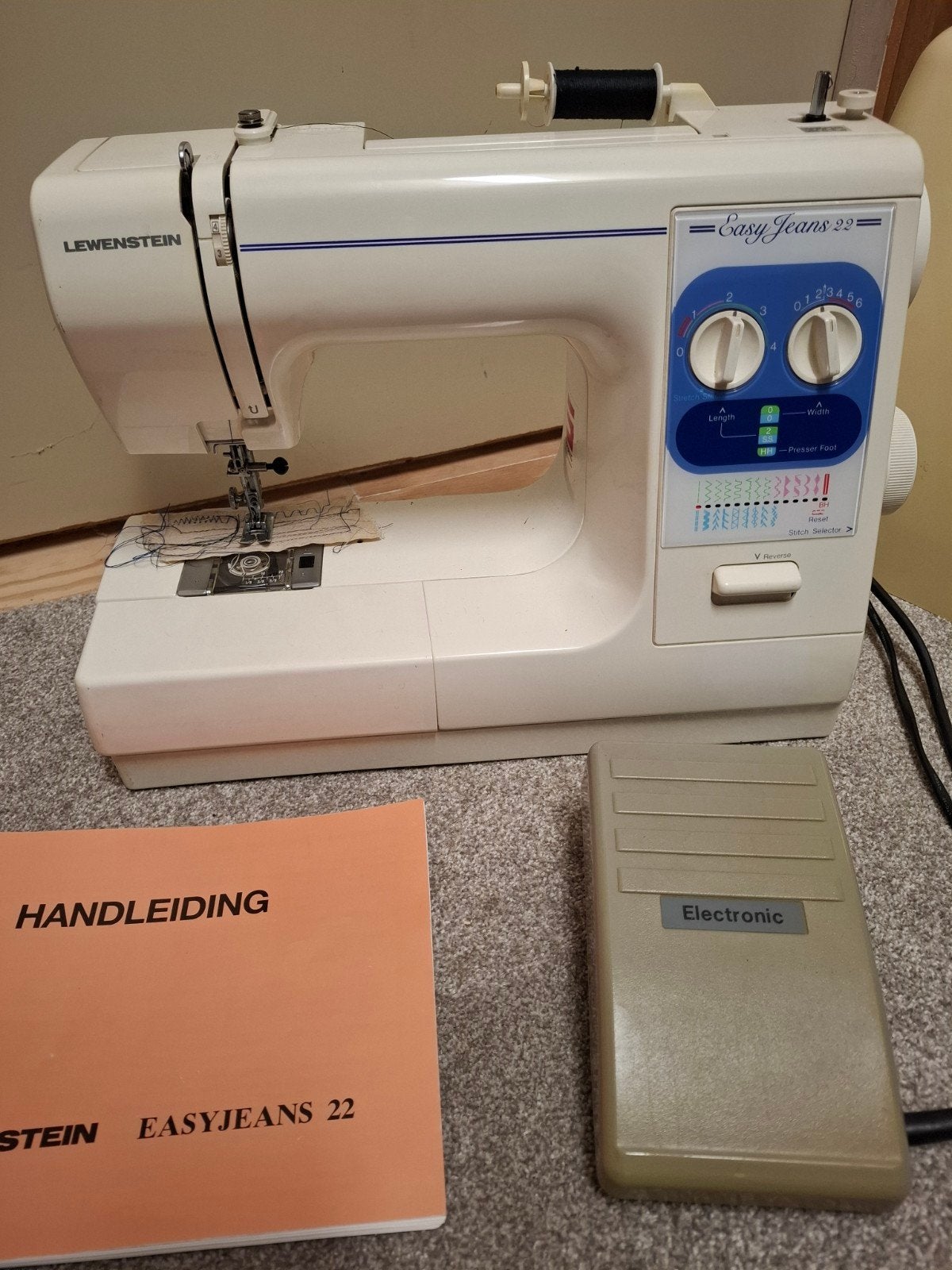 Lewenstein Easy Jeans 22 naaimachine - recent onderhoud, Hobby en Vrije tijd, Naaimachines en Toebehoren, Ophalen, Gebruikt, Naaimachine