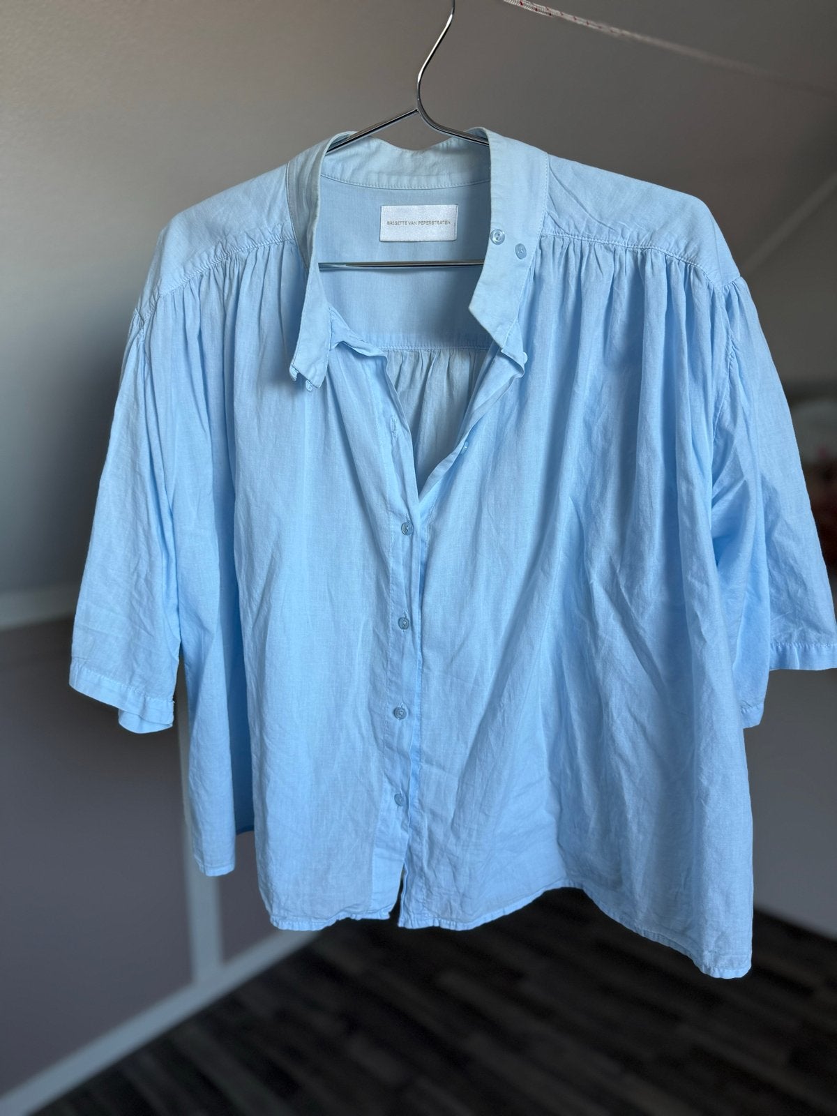 Lichtblauwe wijde blouse 100% katoen Brigitte van Peperstrat, Ophalen of Verzenden, Zo goed als nieuw, Blauw