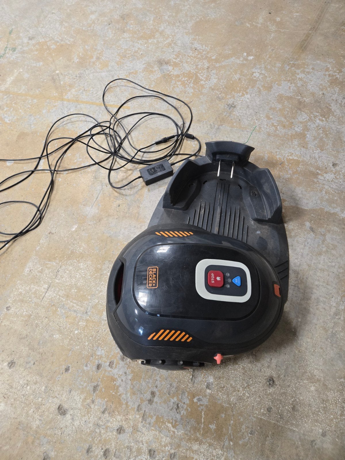Black en Decker robotmaaier defect BCRMW123-QW, Ophalen, Gebruikt, Accu-grasmaaier, Black en Decker