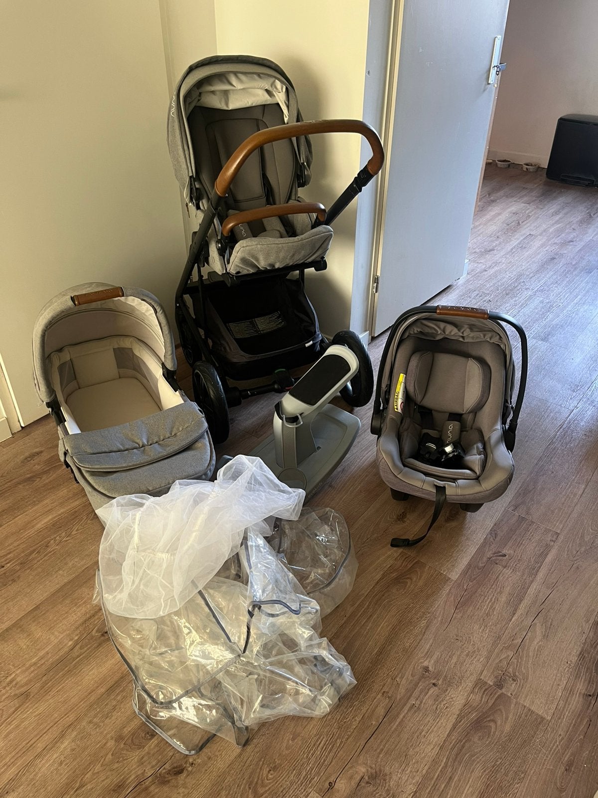 Nuna MIXX Next complete kinderwagenset+reiswieg+autostoel, Zo goed als nieuw, Met autostoeltje, Ophalen, Kinderwagen