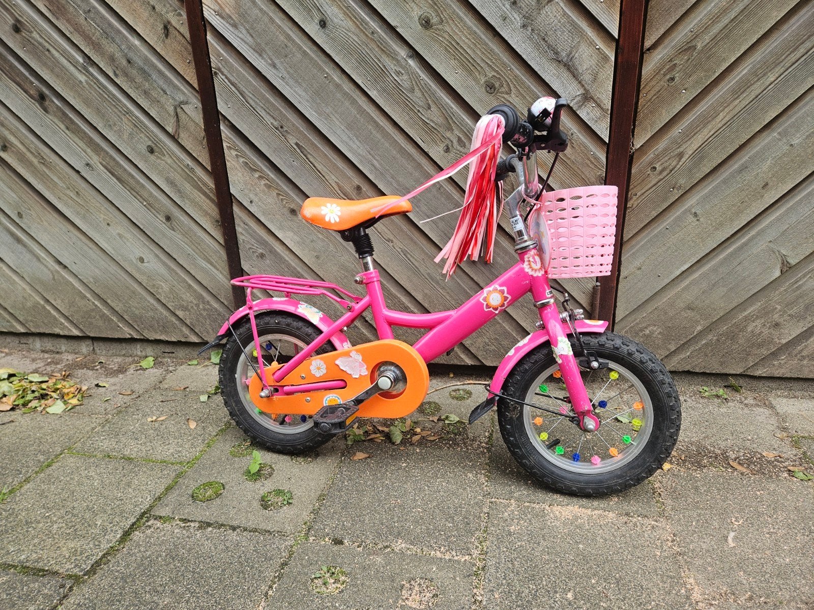 Roze kinderfiets 12 inch met mandje, Fietsen en Brommers, Ophalen, Terugtraprem, Zijwieltjes, Gebruikt