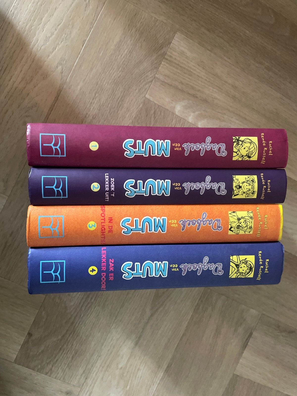Dagboek van een Muts - Complete set (deel 1 t/m 4), Ophalen of Verzenden, Zo goed als nieuw, Fictie