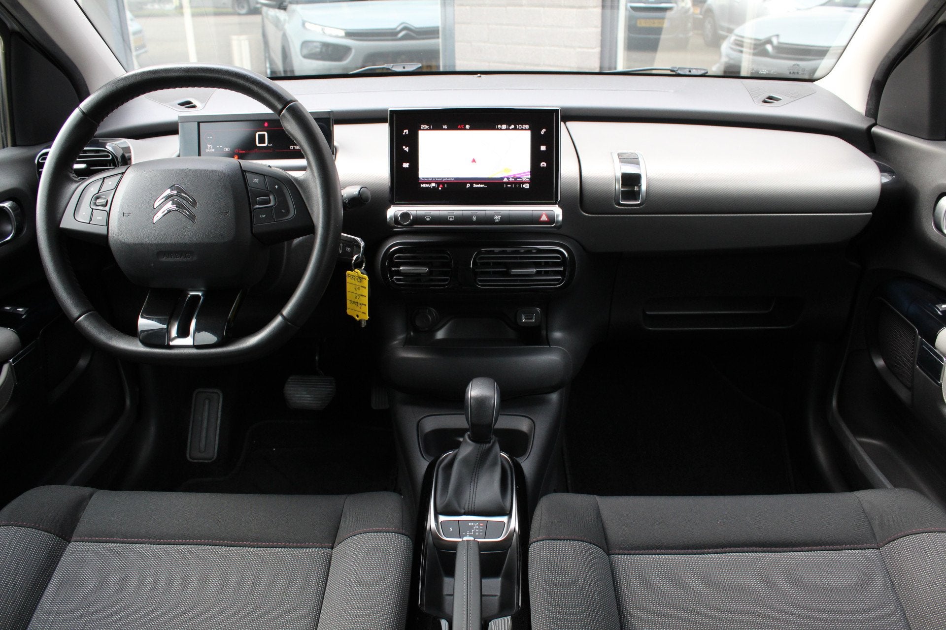 Citroën C4 Cactus 1.2 PureTech Business / Carplay / Automaa, Auto's, Citroën, Stof, Gebruikt, Met garantie (alle), 920 kg
