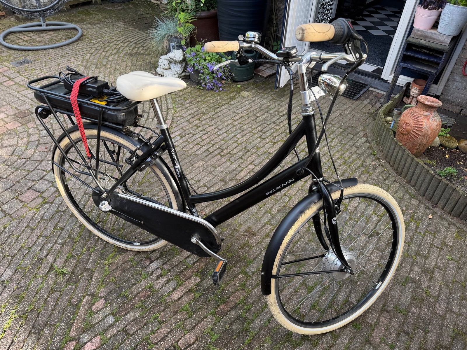 Pelikaan elektrische (Oma)fiets - Zwart, nette staat, Fietsen en Brommers, Elektrische fietsen, Gebruikt, 51 tot 55 cm, 30 tot 50 km per accu
