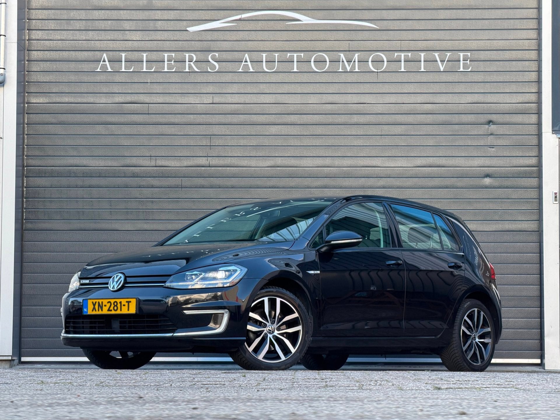 Volkswagen E-Golf E-Golf|SOH 100%|NAP|TREKHAAK|NAVI|17INCH|, 596 min, Gebruikt, Zwart, 35 kWh