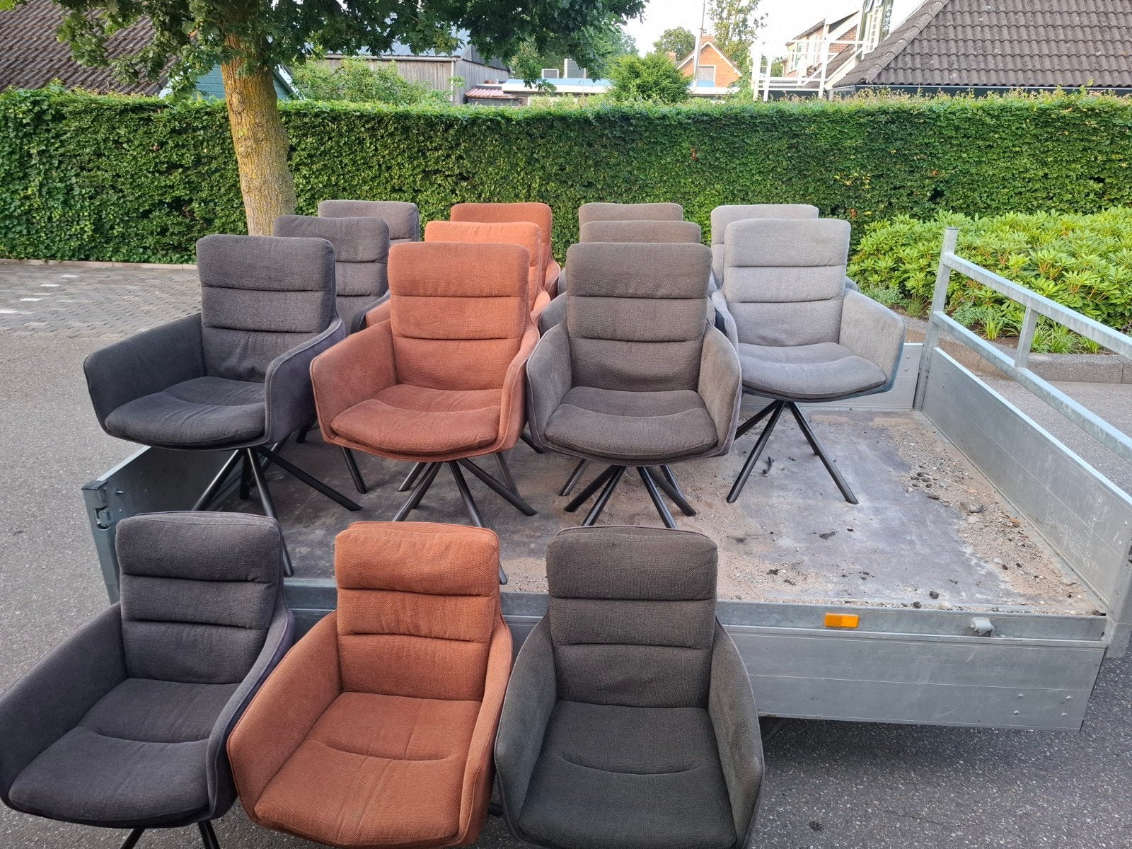 14 stuks eetkamerstoelen van Pronto, Ophalen, Zo goed als nieuw, Stof