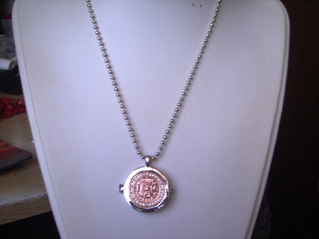 Een Lange Zilverkleurige ketting met Wisselbare Munt Hanger, Sieraden, Tassen en Uiterlijk, Verzenden, Overige materialen, Ketting