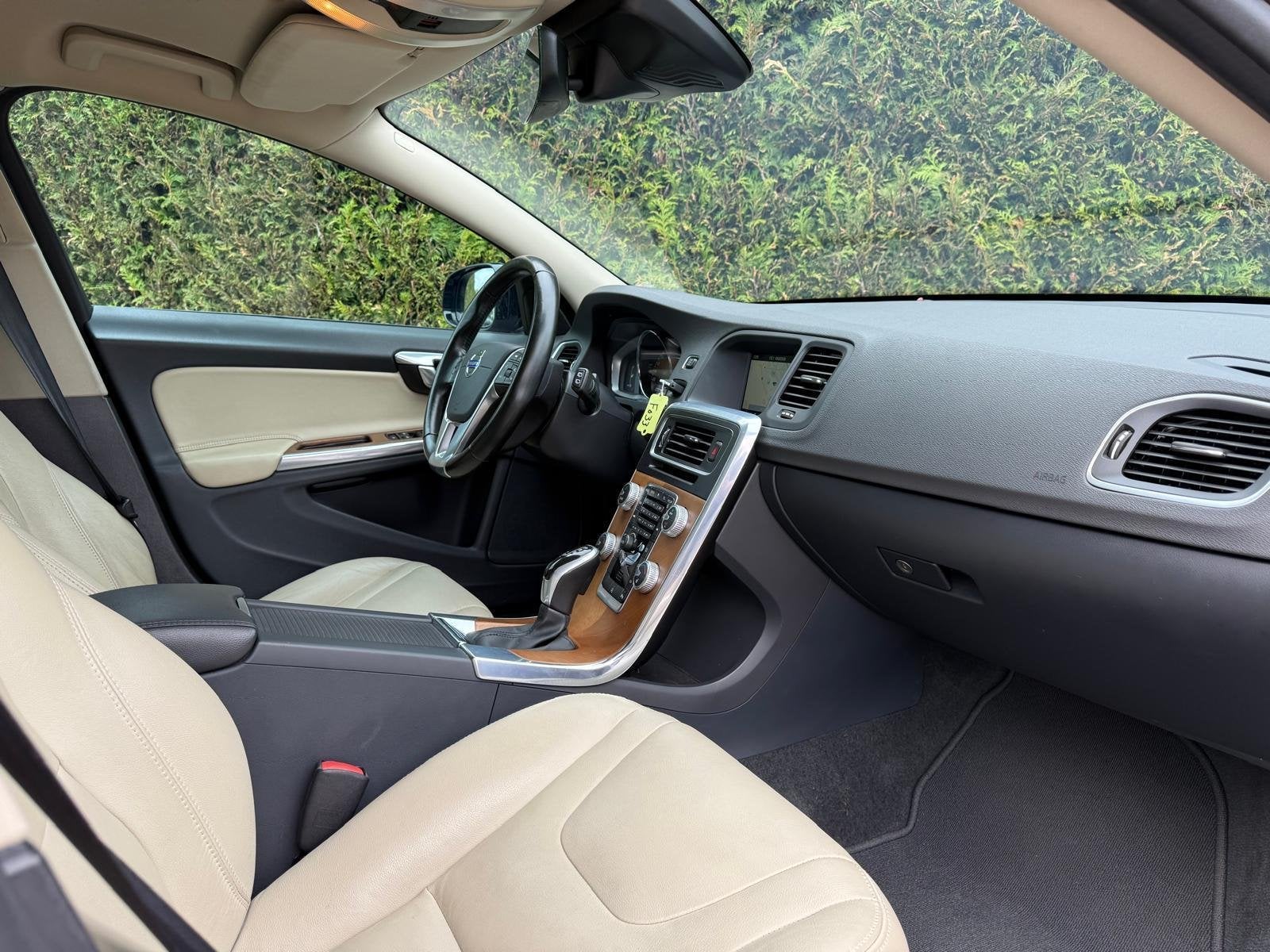 Volvo V60 Cross Country T5 Summum | Elektrische stoelen | Le, 12 maanden, Gebruikt, Euro 6, 4 cilinders