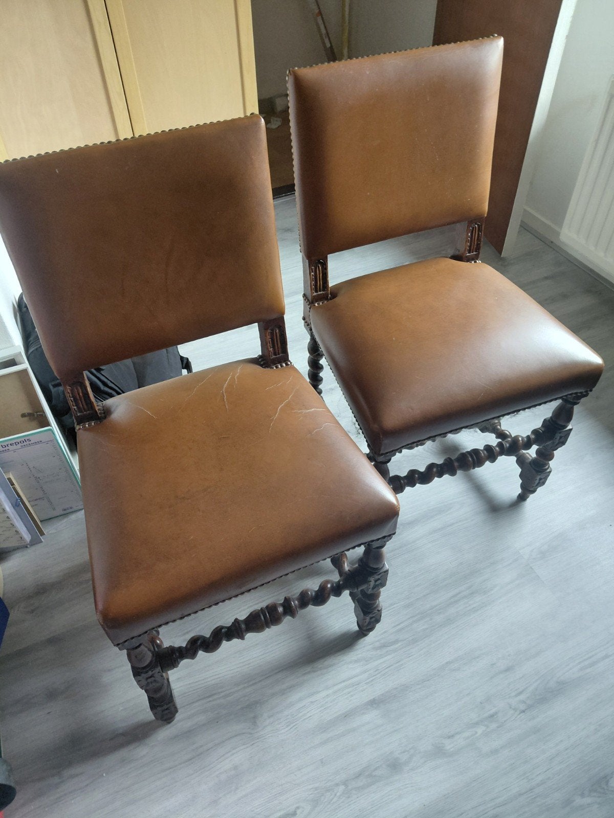 Set van 4  antieke stoelen met leren bekleding, Ophalen