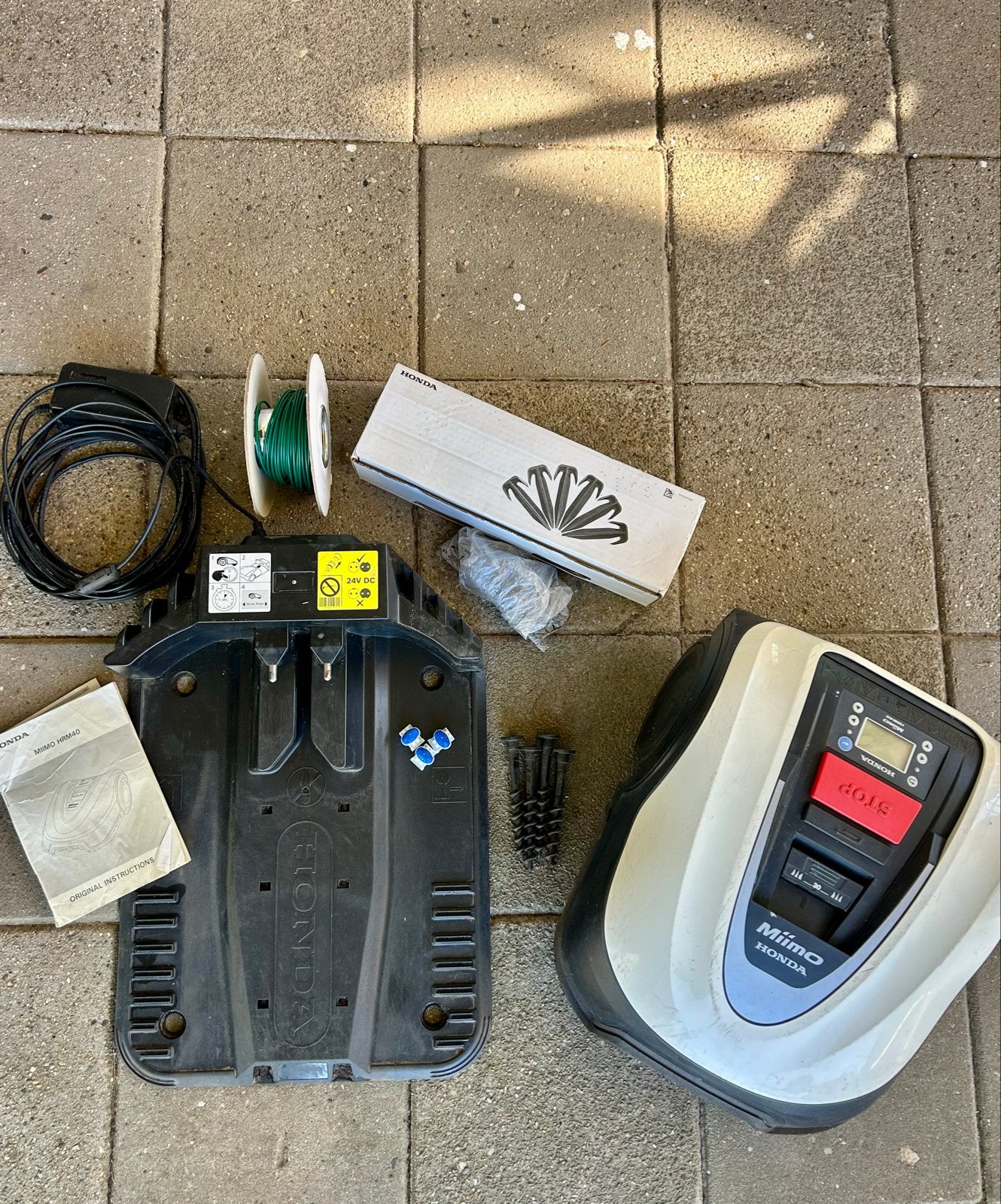 Honda Miimo HRM40 Robotmaaier met Laadstation en Garage, Ophalen, Gebruikt, Minder dan 20 cm