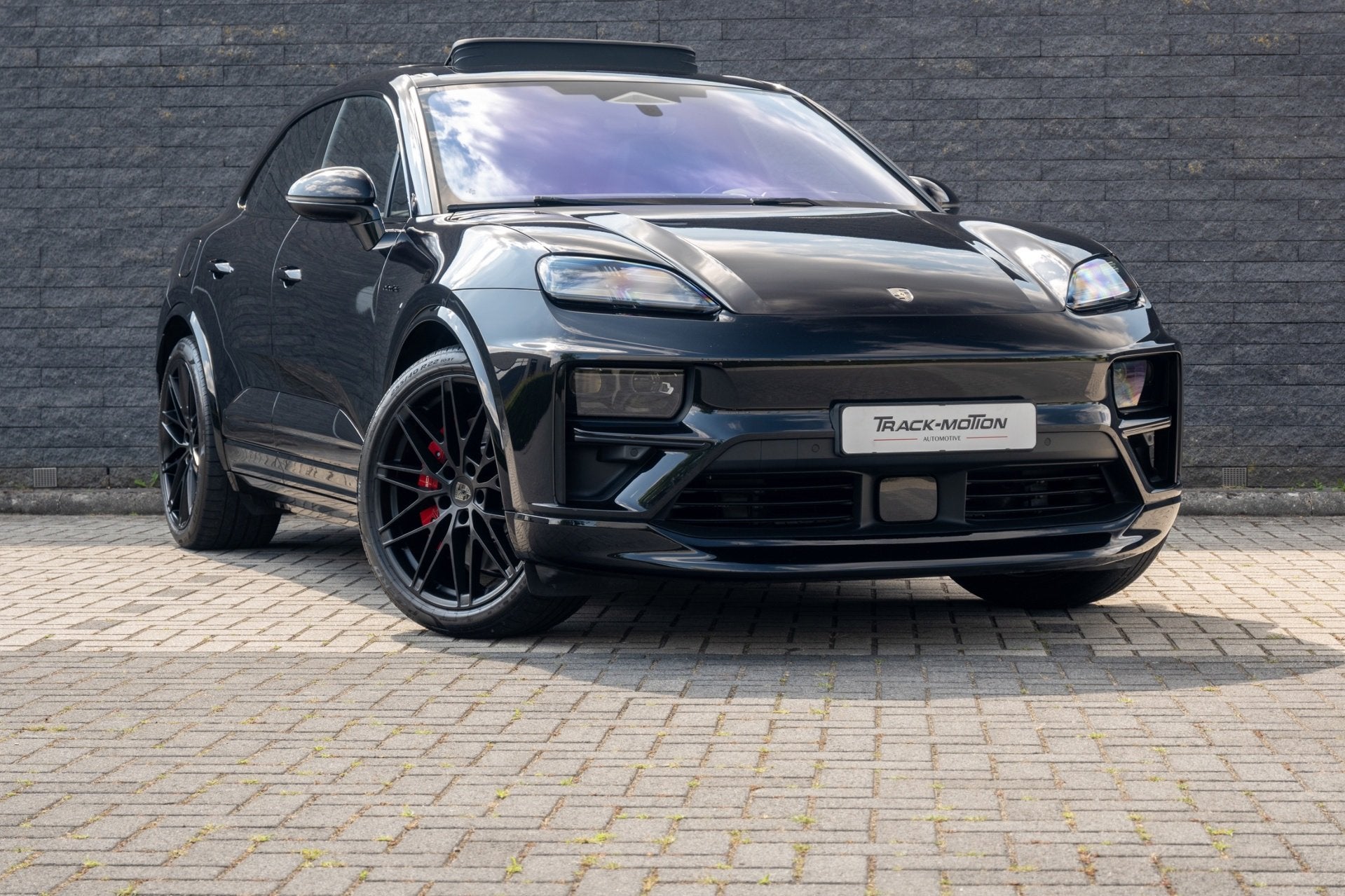 Porsche Macan Turbo 100 kWh BTW 21% Black Pano, Auto's, Automaat, Dealer onderhouden, Gebruikt, Zwart