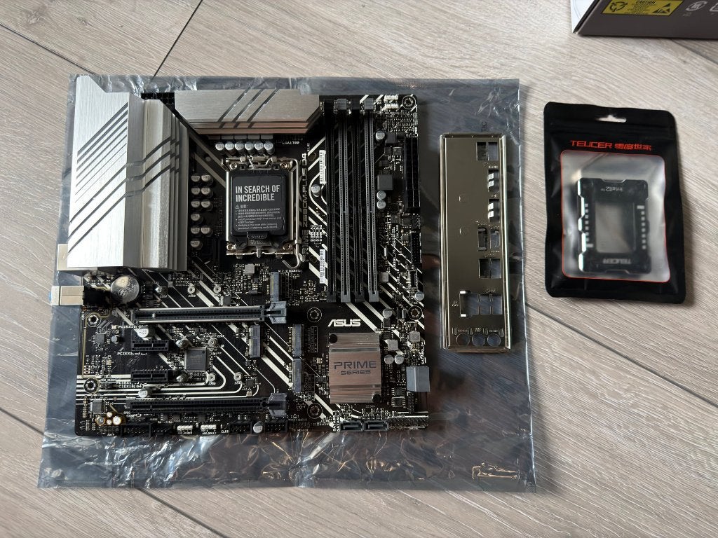 ASUS PRIME Z690M-PLUS D4 zgan, Computers en Software, Moederborden, DDR4, Ophalen of Verzenden, Zo goed als nieuw, Micro-ATX
