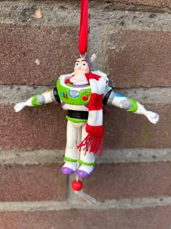 Disney ornament Toy Story Buzz Lightyear kerst hanger, Ophalen of Verzenden, Overige figuren, Nieuw, Beeldje of Figuurtje
