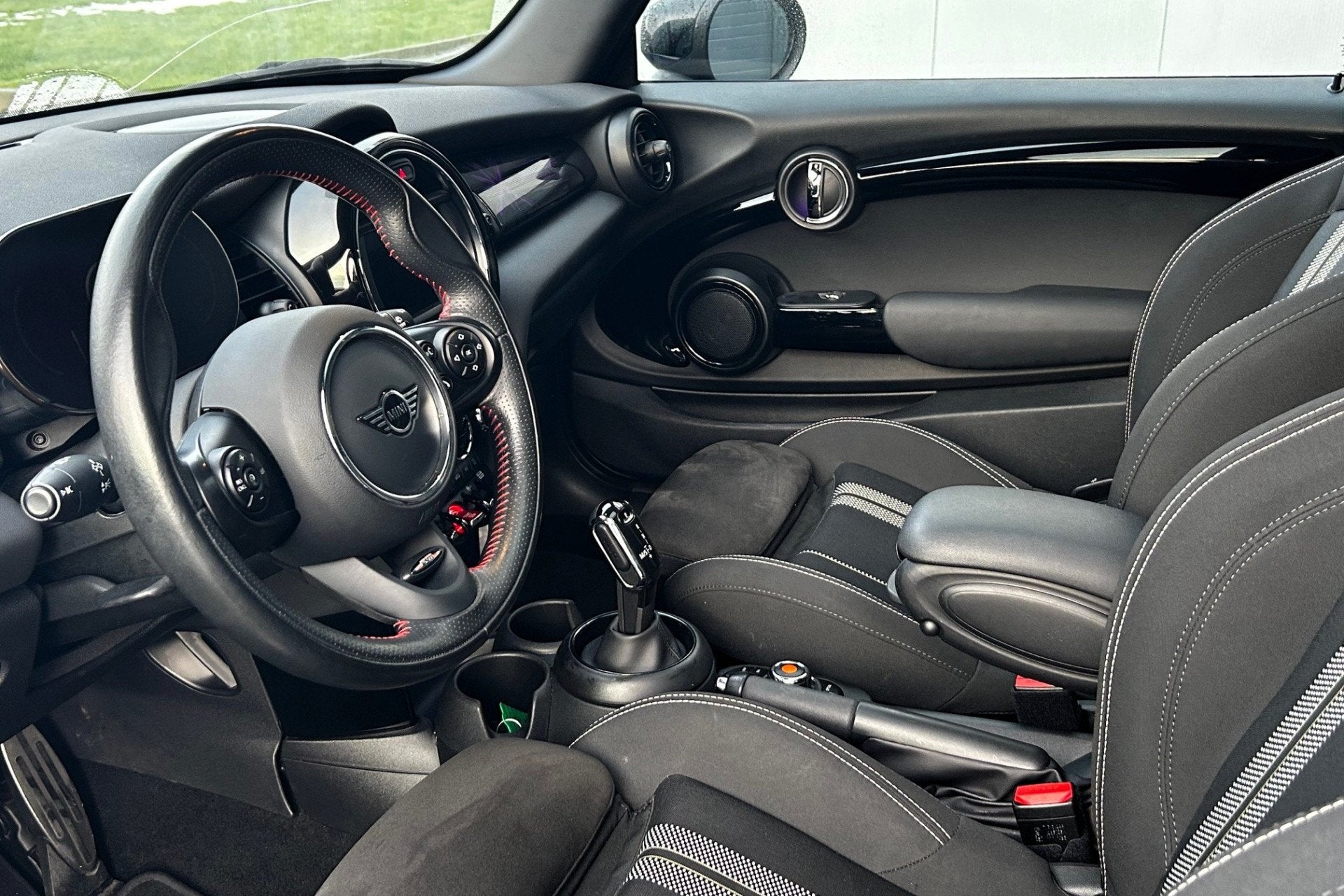 MINI Mini 1.5 Cooper Classic JCW Pakket PANO LED 17", Gebruikt, Met garantie (alle), 49 €/maand, Origineel Nederlands