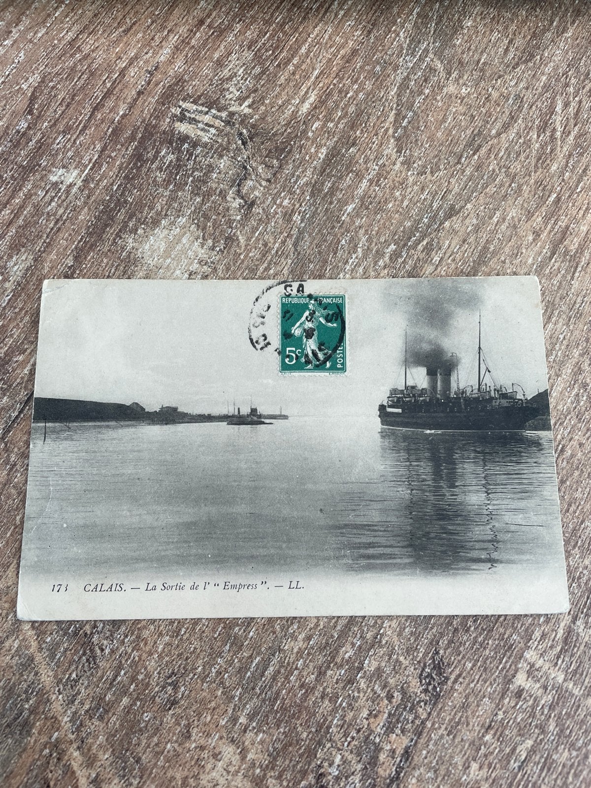 Oude Franse Ansichtkaart Calais - 'La Sortie de l'Empress', Verzamelen, Ophalen of Verzenden, Voor 1920, Gelopen, Frankrijk