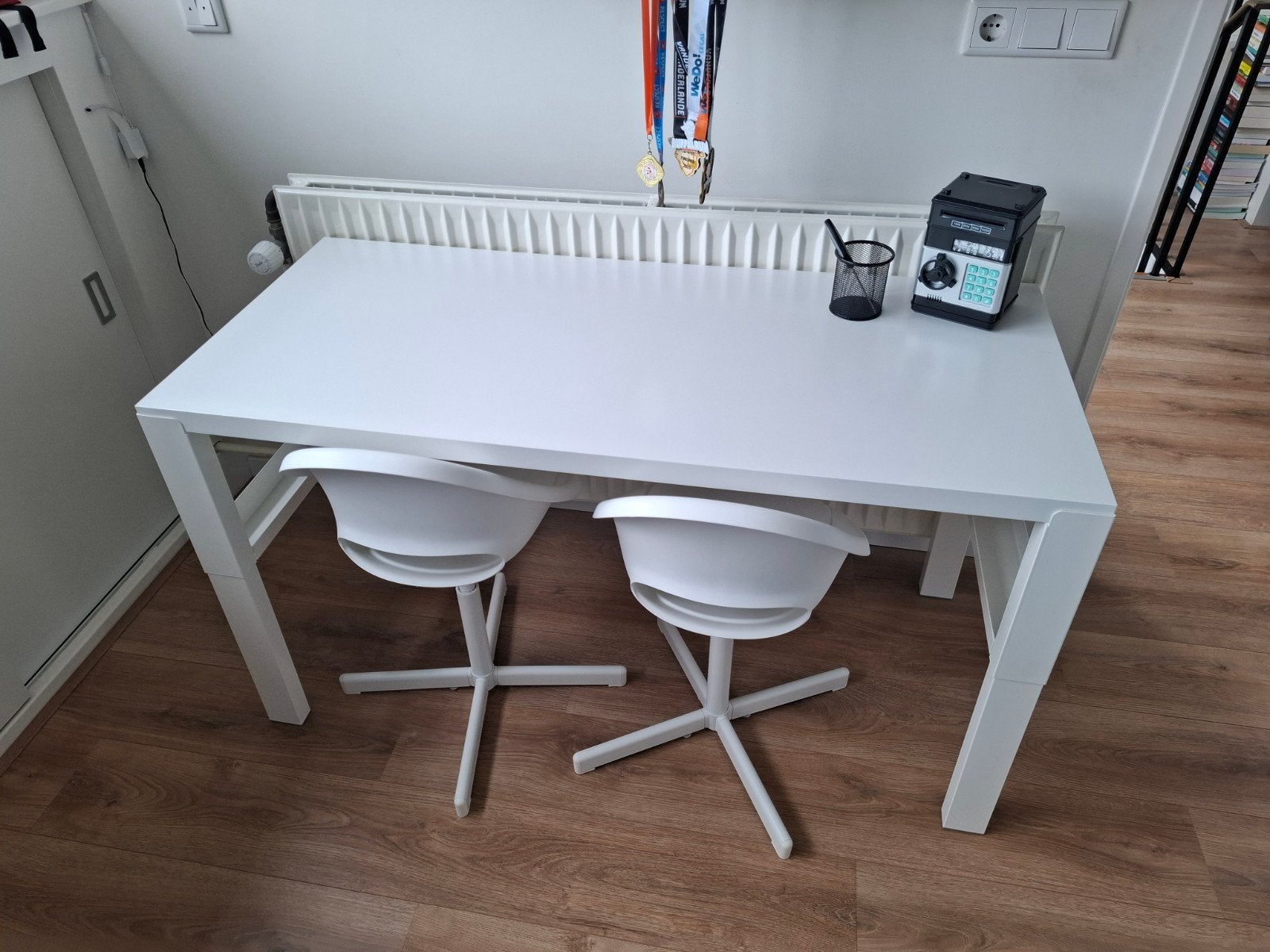 Kinderbureau met stoelen, Ophalen, 50 tot 100 cm, 50 tot 100 cm, Zo goed als nieuw