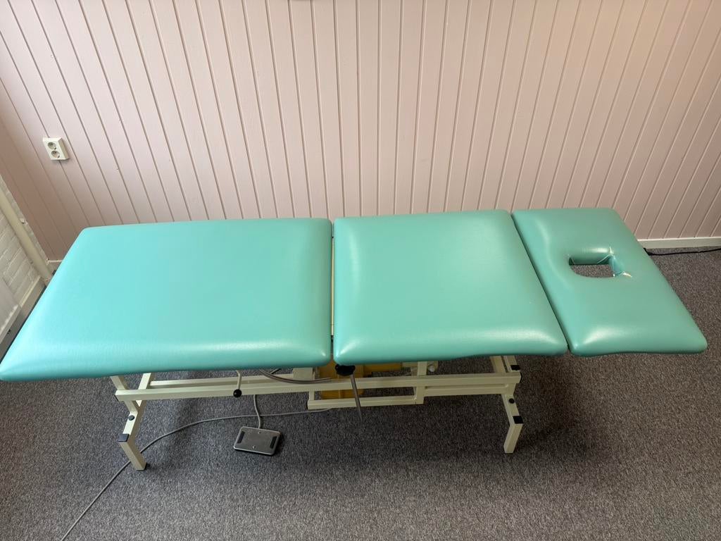 Electrische behandelstoel, Ophalen, Zo goed als nieuw, Massagetafel