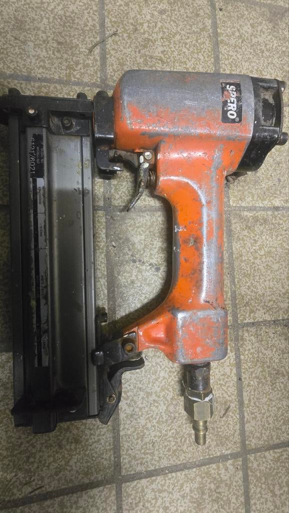 Spero Pneumatische Nietmachine/Tacker - Gebruikt, Doe-het-zelf en Verbouw, Gereedschap | Handgereedschap, Ophalen of Verzenden