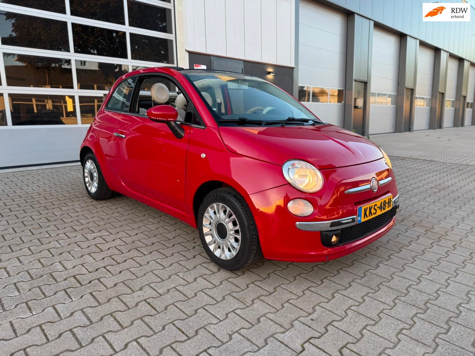 Fiat 500 1.2 Lounge Cabrio Full Options Carplay Leer Topstaa, Auto's, Voorwielaandrijving, Euro 5, Gebruikt, 4 cilinders