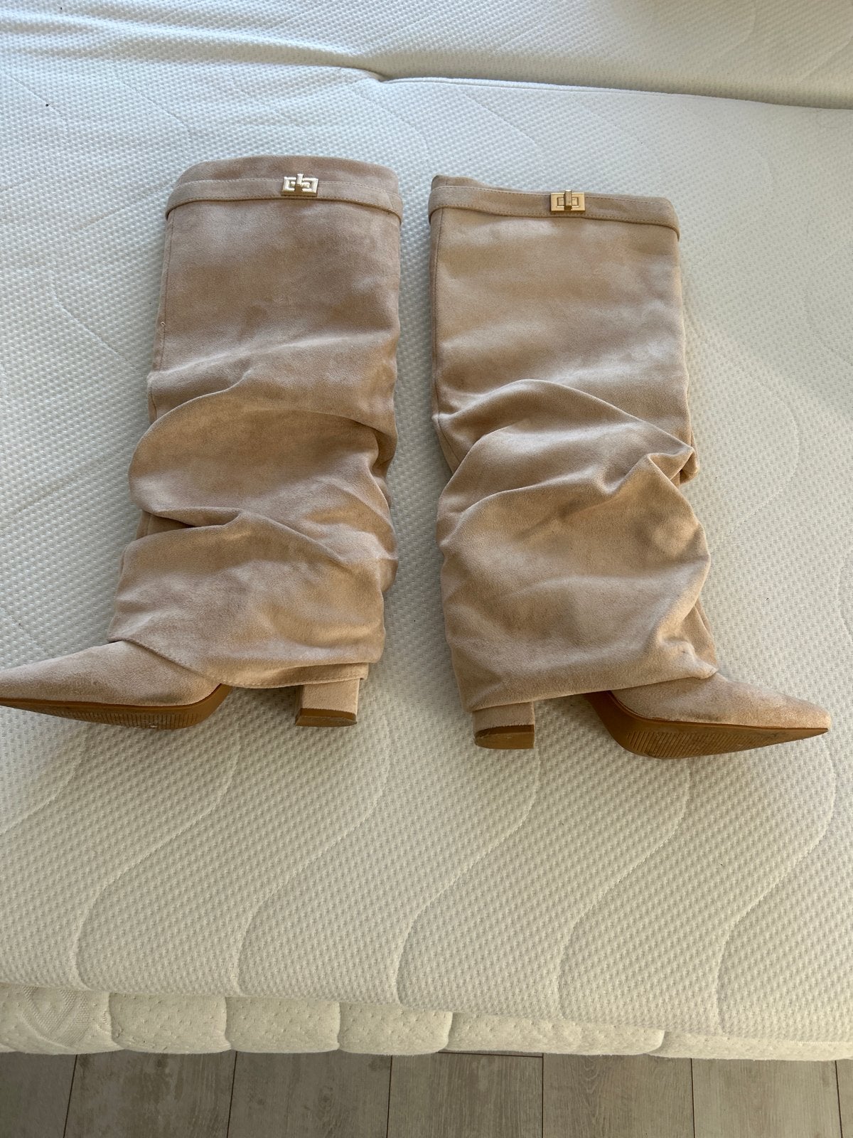 Mooie beige laarzen, maat 39, Kleding | Dames, Ophalen of Verzenden, Zo goed als nieuw, Beige, Hoge laarzen