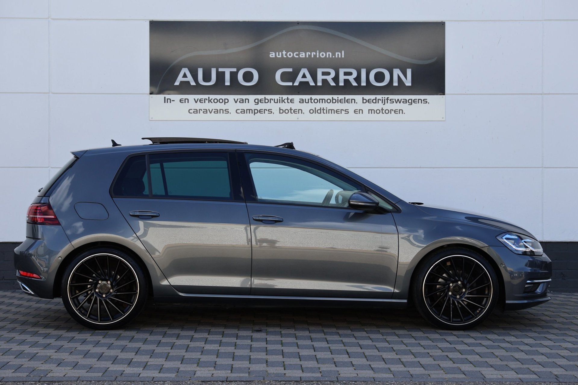 Volkswagen Golf 1.5 TSI Highline Pano Virtual Carplay !, Auto's, Voorwielaandrijving, Dealer onderhouden, Zwart, 4 cilinders