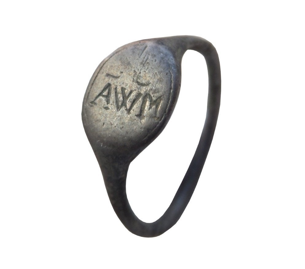Bodemvondst 16e eeuw zilver zegel ring initialen AWM, Verzenden, Zilver