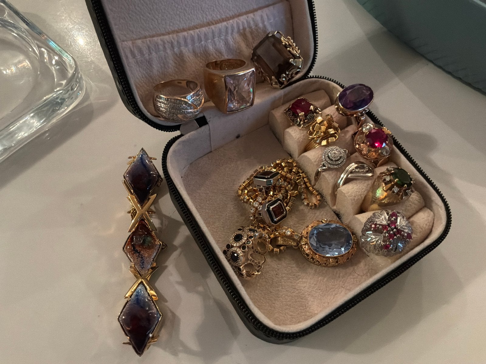 Antieke Gouden ringen met edelstenen 14/18/22 kar goud, Met edelsteen, Verzenden, Zo goed als nieuw, 17 tot 18