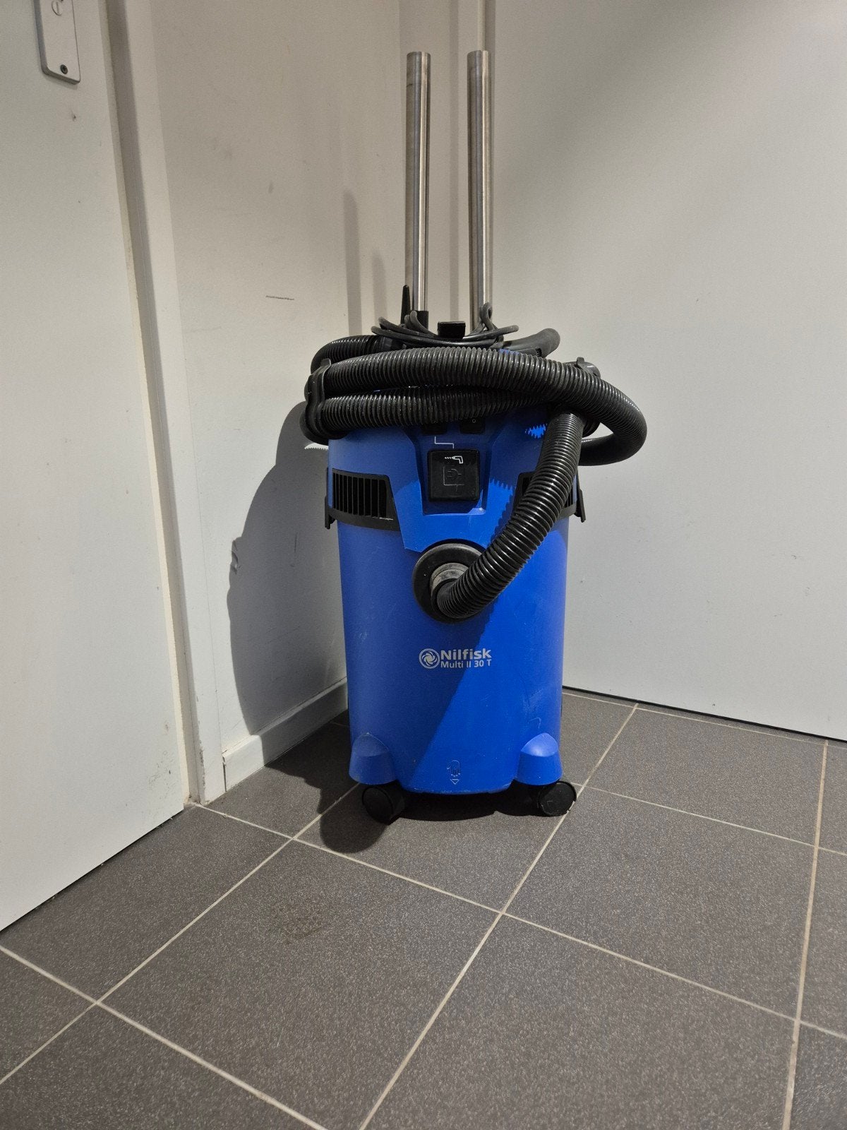 nilfisk multi II 30 T bouwstofzuiger, Ophalen of Verzenden, Onbekend, Onbekend, Onbekend