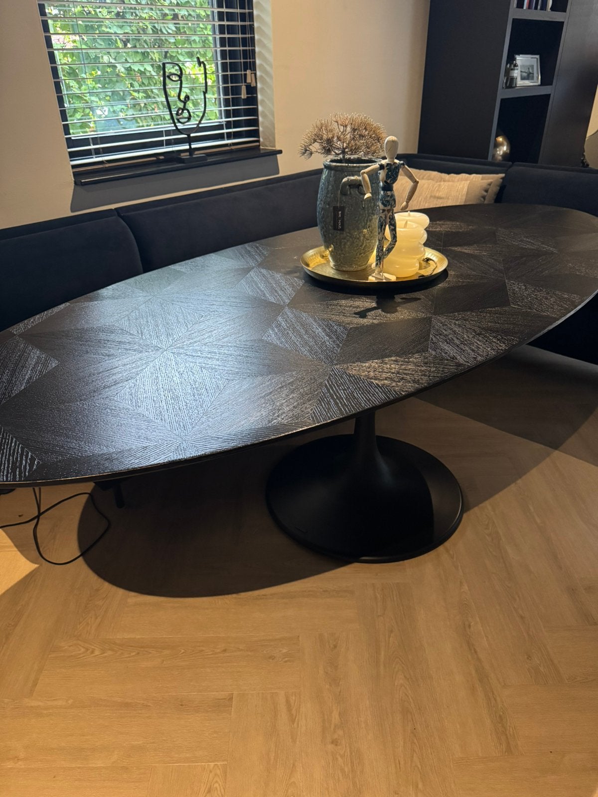 Richmond Blax ovaal zwart eettafel met blauw eetbankje, Ophalen, Zo goed als nieuw, Rechthoekig, 200 cm of meer