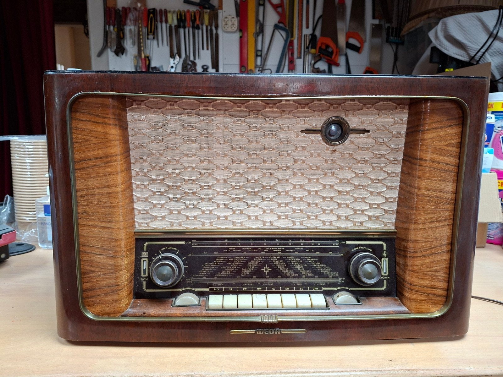 Oude WEGA radio, jaren vijftig, opknapper, Ophalen