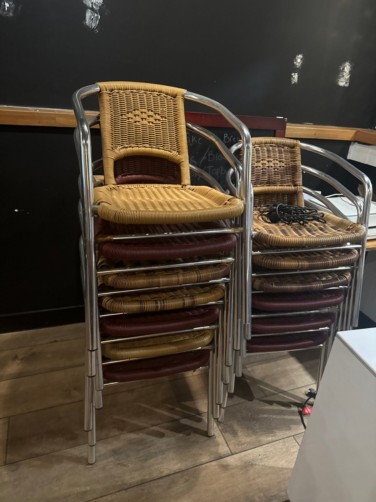 15 Terrasstoelen - Stapelbaar en Duurzaam, Ophalen, Gebruikt, Metaal, Stapelbaar