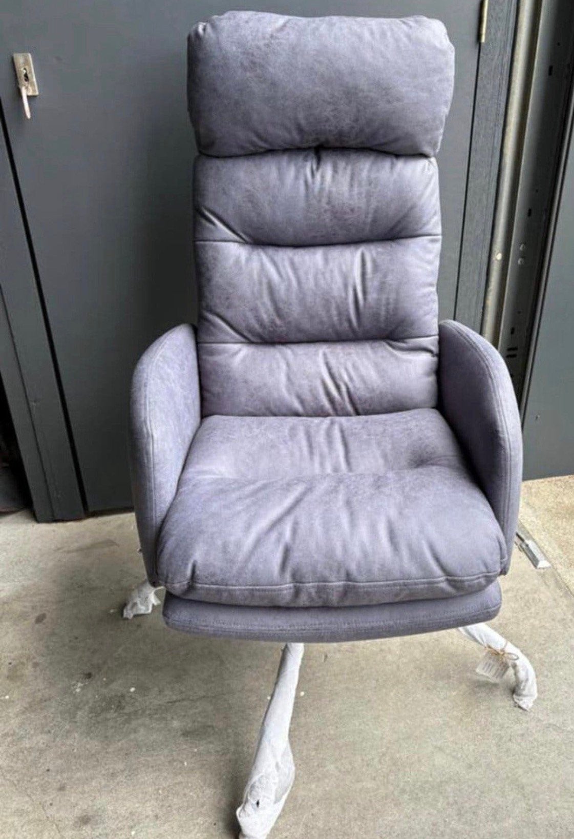 Eetkamerstoel ‘Feel Furniture’, Ophalen, Zo goed als nieuw, Stof