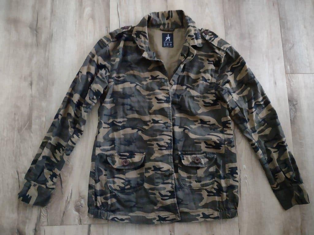 Mooie groene camouflage zomerjas, maat XS. Leger jas groen., Onb, Ophalen of Verzenden, Onb, Maat 34 (XS) of kleiner