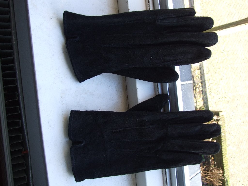Zwarte suede handschoenen maat M, Kleding | Dames, Mutsen, Sjaals en Handschoenen, Ophalen of Verzenden, Zo goed als nieuw, Maat 38/40 (M)