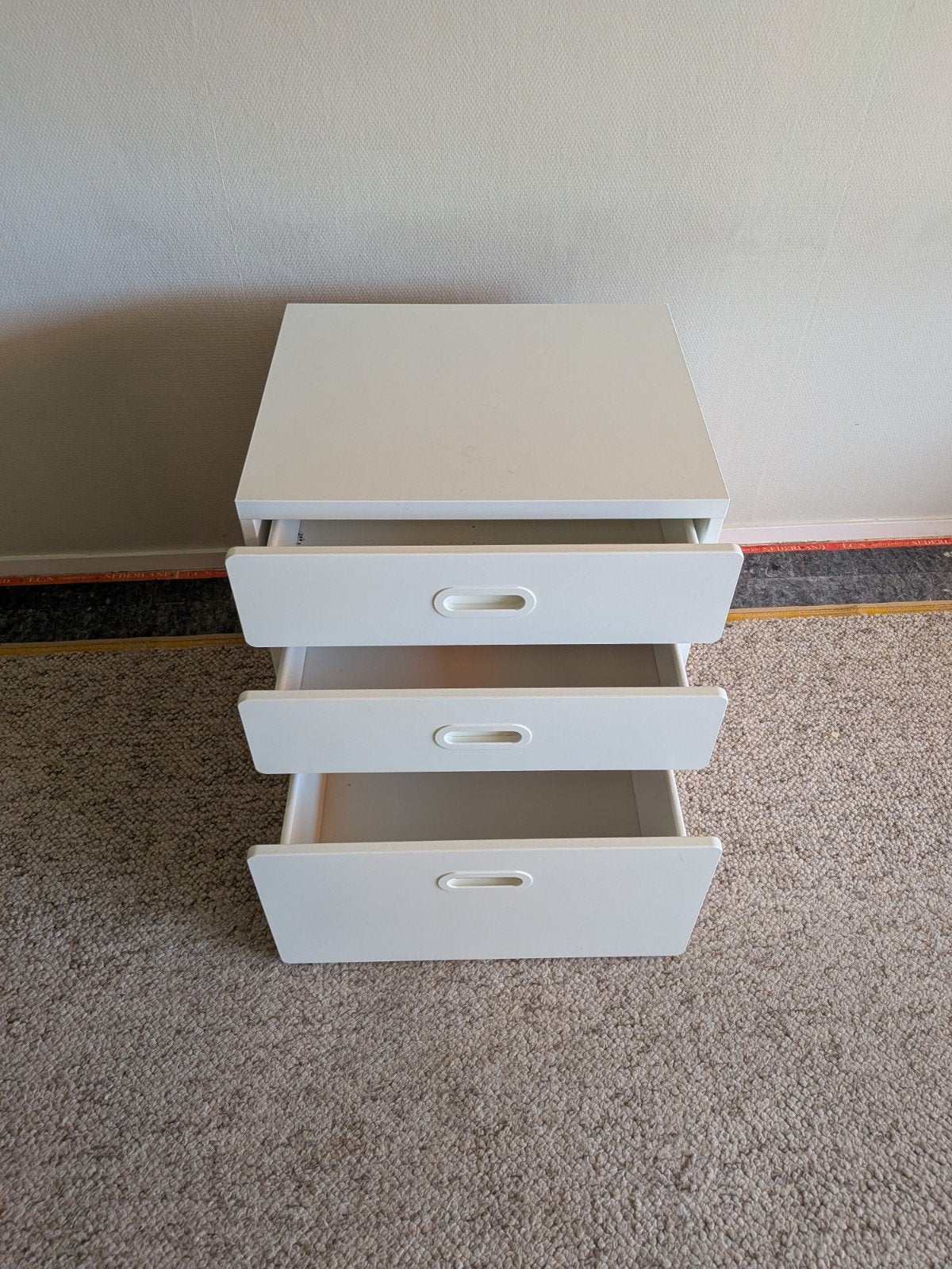 Mooie witte lade kast 3 lades, Huis en Inrichting, Kasten | Ladekasten, Ophalen, 50 tot 100 cm, Zo goed als nieuw, 3 of 4 laden