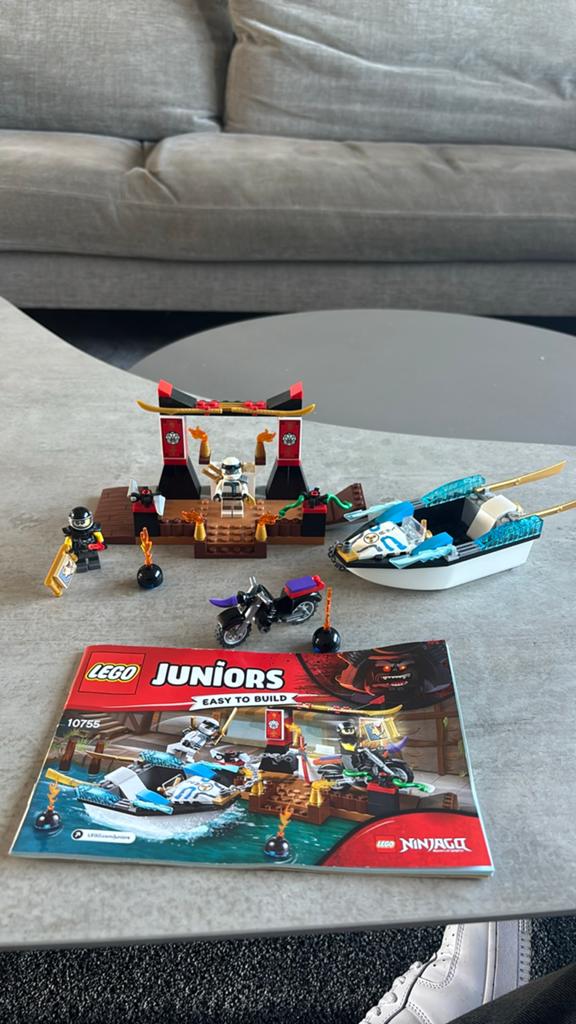 Lego Juniors Ninjago 10755 Zane's Ninjacopter Pursuit, Lego, Ophalen of Verzenden, Zo goed als nieuw, Compleet