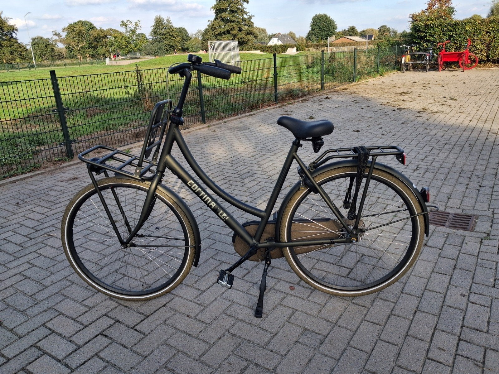 Cortina U4 Transportfiets Dames Donkergroen 28 inch, Terugtraprem, Versnellingen, 56 cm of meer, Zo goed als nieuw