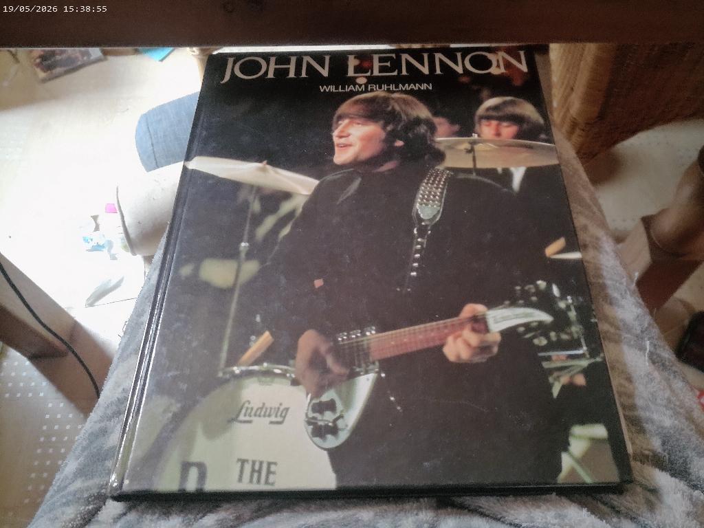 Boek John Lennon ( Beatles ), Ophalen of Verzenden, Zo goed als nieuw, Film, Tv en Media