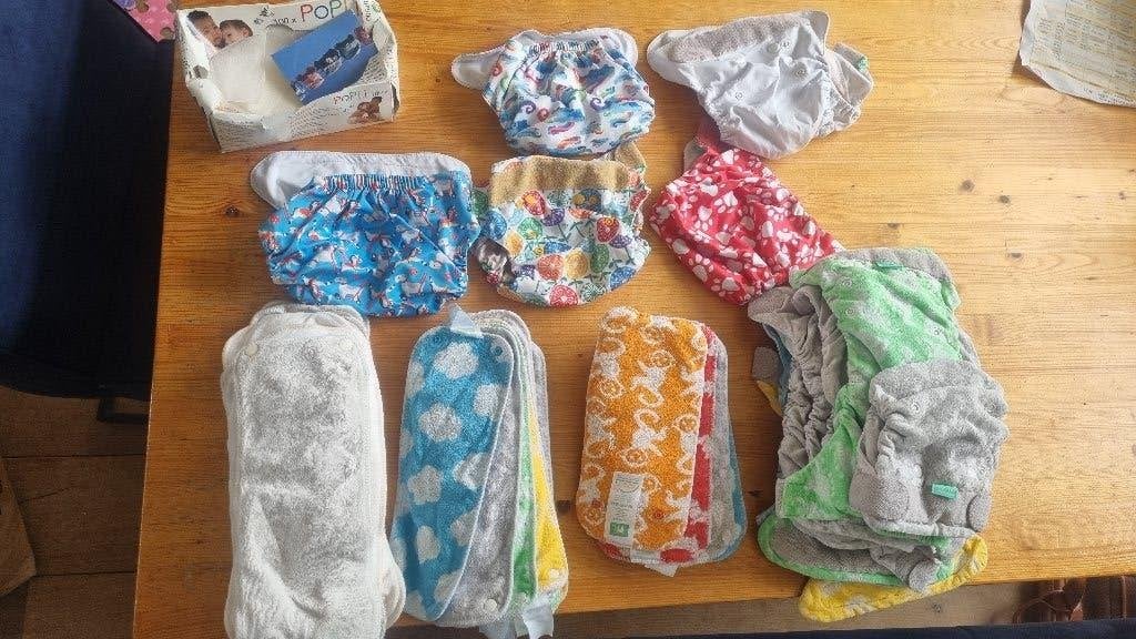 9Totsbots mt 2 wasbare luiers, 6x overbroek, pads, Kinderen en Baby's, Ophalen of Verzenden, Gebruikt, Overige typen, Overige merken